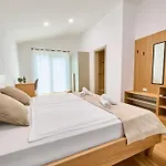 Farm stay Bric Wine & Relax Vogrsko